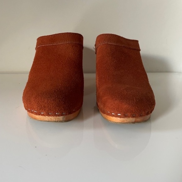 No. 6 Classic Old School Clog on High Heel - Picture 4 of 8